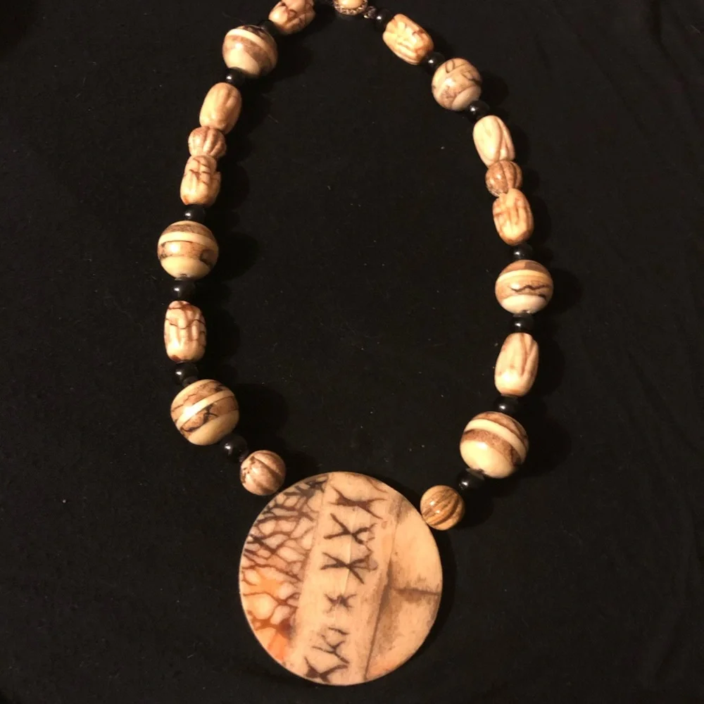 Vintage Ethnic Bead Necklace - Picture 4 of 11